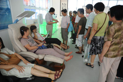 消费警示 老年人需警惕医疗器械的“体验式销售”陷阱